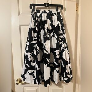 NWOT Kate Spade New York x Target Classic Black/White Rose Volume Midi Skirt XXS